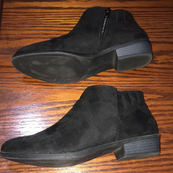 Women’s Black Suede Booties Size 7.5 M - Picture 10 of 16